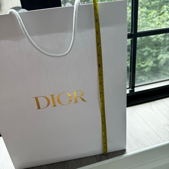 Dior White Shopping Bag with Gold Logo - Picture 9 of 11
